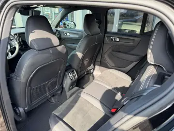 VOLVO XC40 Recharge Navi Shz Kamera AHK Textil Connect