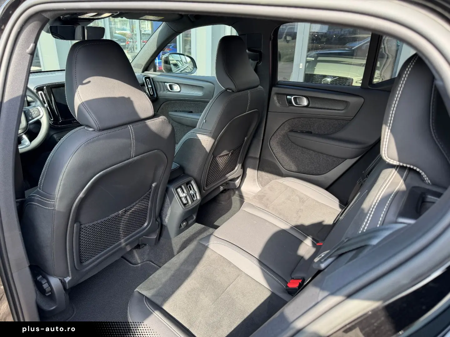 VOLVO XC40 Recharge Navi Shz Kamera AHK Textil Connect
