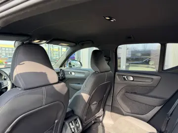 VOLVO XC40 Recharge Navi Shz Kamera AHK Textil Connect