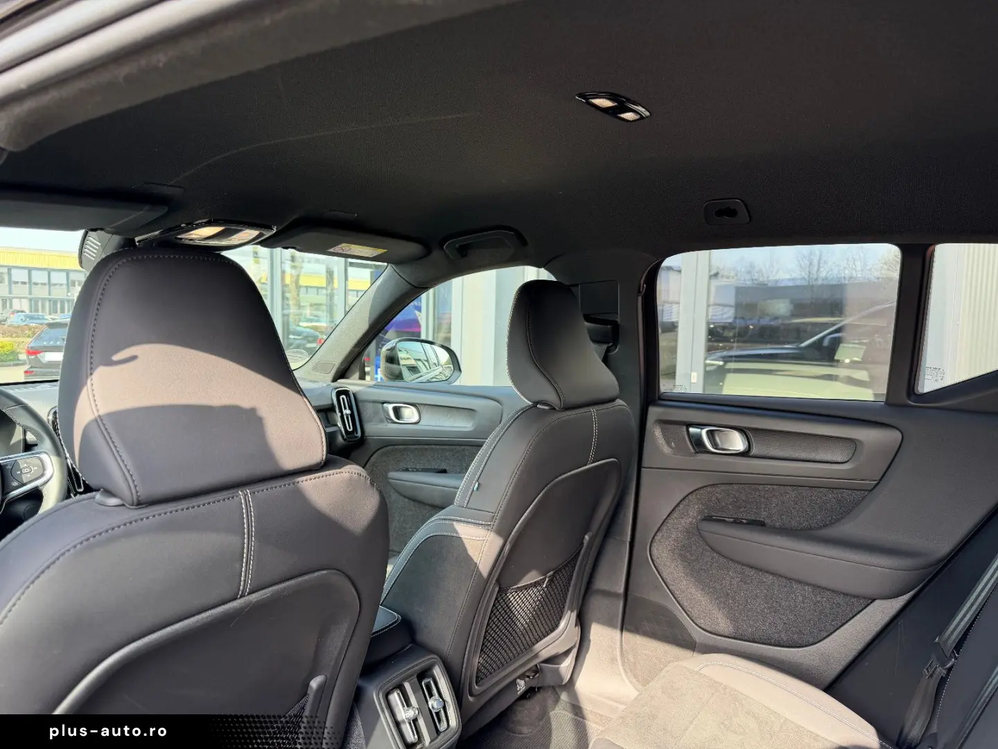 VOLVO XC40 Recharge Navi Shz Kamera AHK Textil Connect