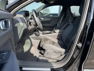 VOLVO XC40 Recharge Navi Shz Kamera AHK Textil Connect