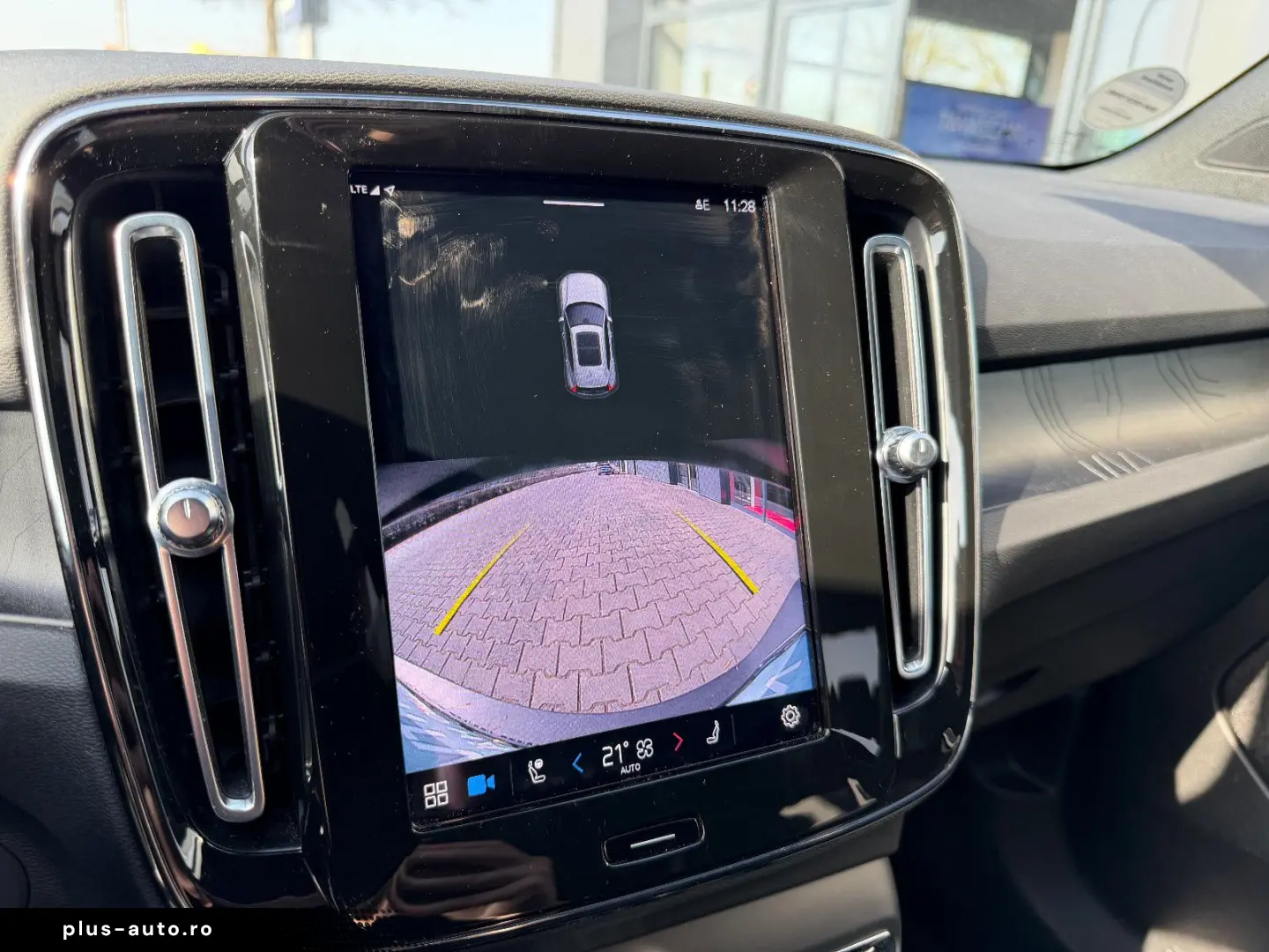 VOLVO XC40 Recharge Navi Shz Kamera AHK Textil Connect