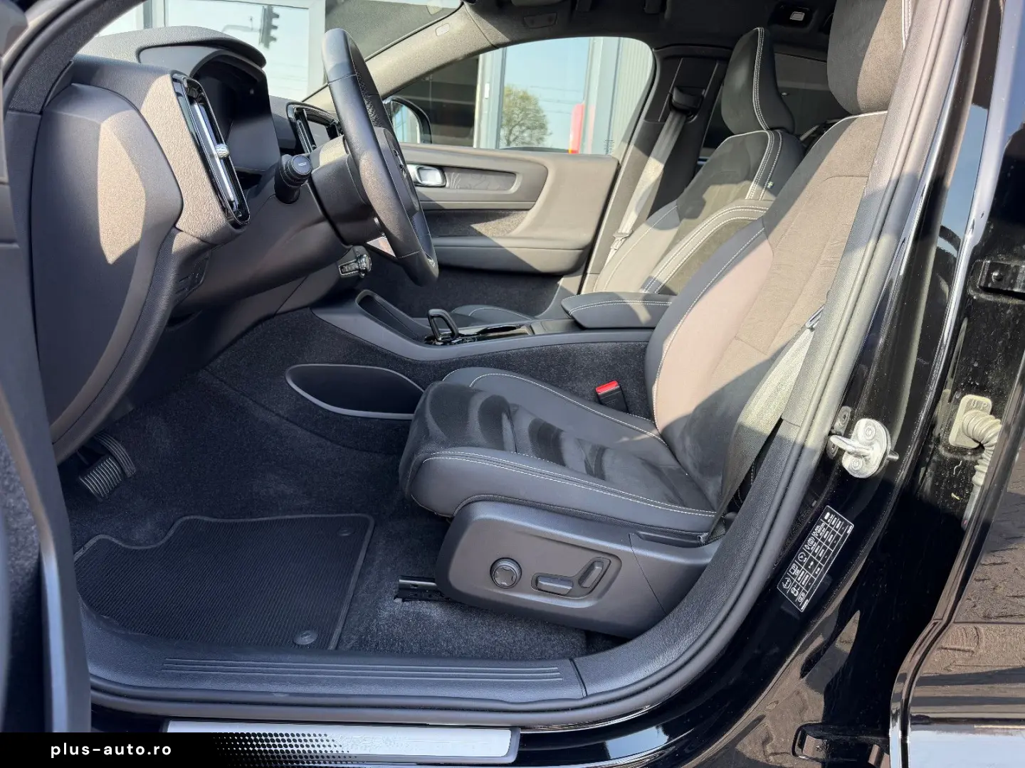 VOLVO C40Ultimate AWD Twin ACC 360  TotW H K