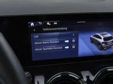 MERCEDES-BENZ GLA 200