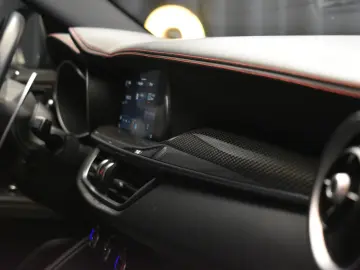 Alfa Romeo Stelvio 2.9 V6 Turbo AWD AT8 Quadrifoglio