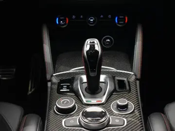 Alfa Romeo Stelvio 2.9 V6 Turbo AWD AT8 Quadrifoglio