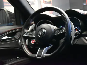 Alfa Romeo Stelvio 2.9 V6 Turbo AWD AT8 Quadrifoglio