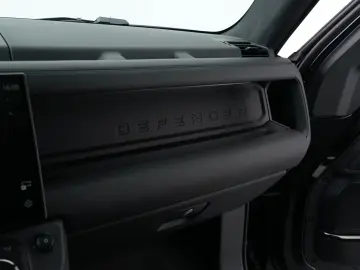 Land Rover Defender 110 OCTA P635 MY 2026 Black edition