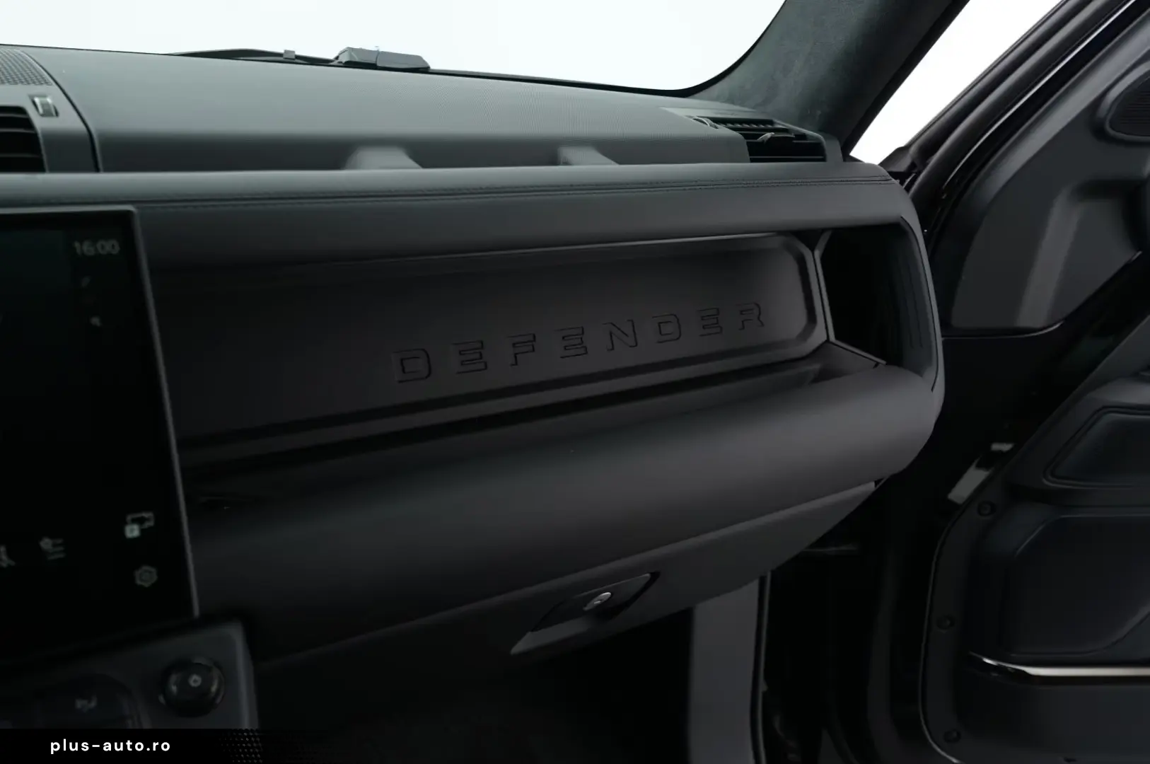 Land Rover Defender 110 OCTA P635 MY 2026 Black edition