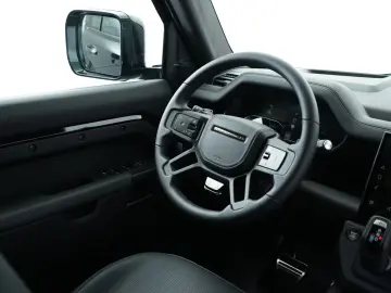 Land Rover Defender 110 OCTA P635 MY 2026 Black edition