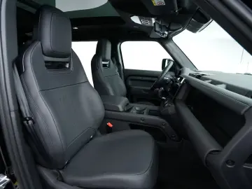 Land Rover Defender 110 OCTA P635 MY 2026 Black edition