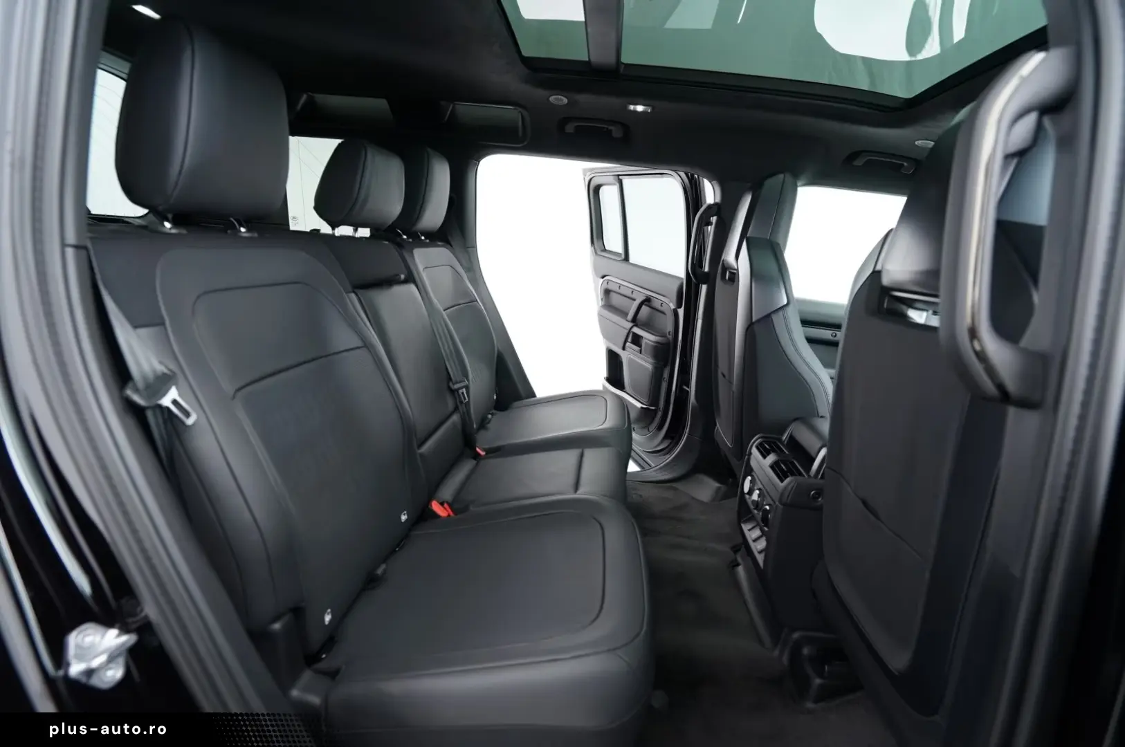 Land Rover Defender 110 OCTA P635 MY 2026 Black edition