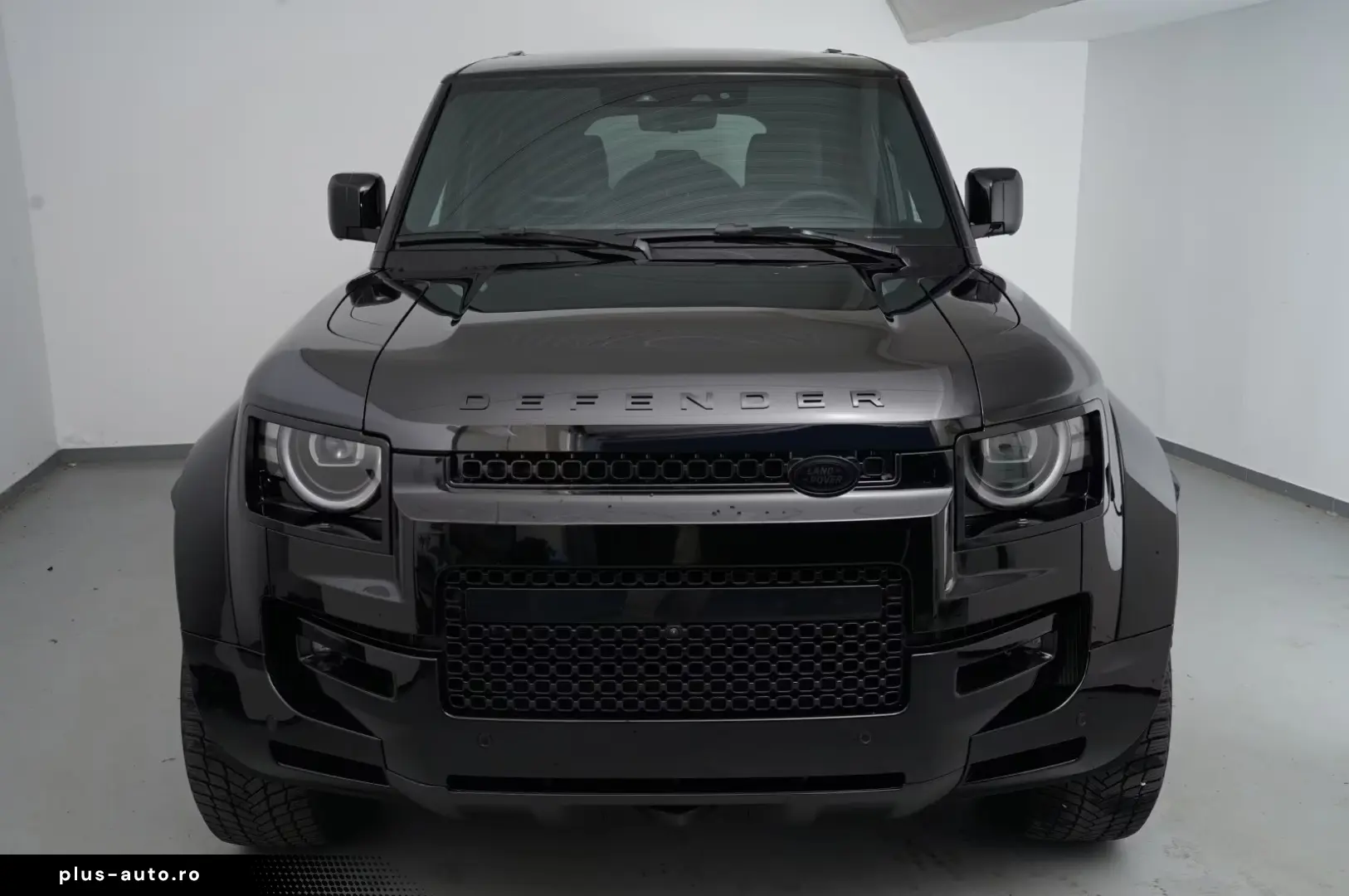 Land Rover Defender 110 OCTA P635 MY 2026 Black edition