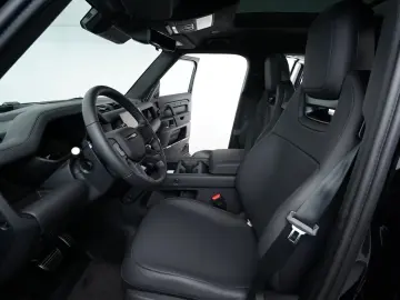 Land Rover Defender 110 OCTA P635 MY 2026 Black edition