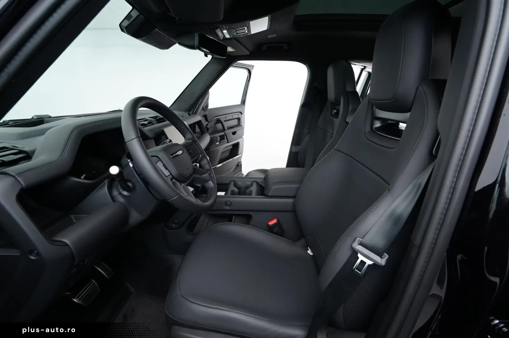 Land Rover Defender 110 OCTA P635 MY 2026 Black edition