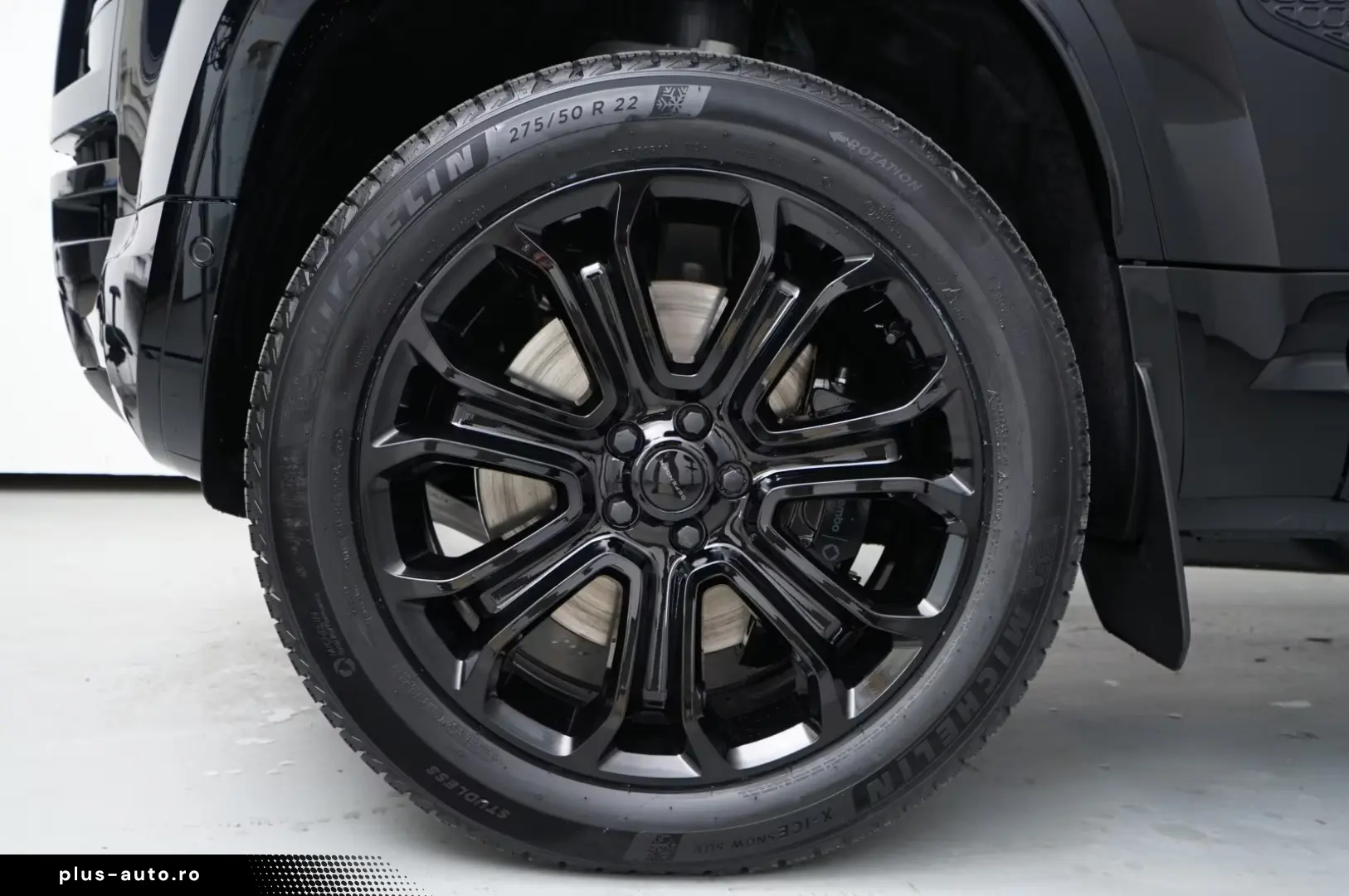 Land Rover Defender 110 OCTA P635 MY 2026 Black edition