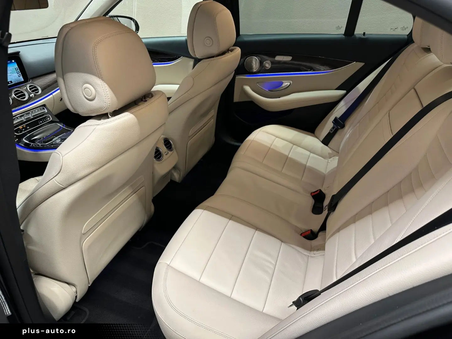 MERCEDES-BENZ E300d 4M  1. HAND NIGHT PAKET MASSAGE SITZ