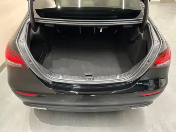 MERCEDES-BENZ E300d 4M  1. HAND NIGHT PAKET MASSAGE SITZ