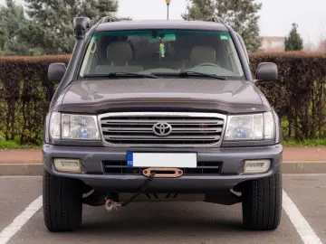 Toyota Land Cruiser V8_SaharaEdition