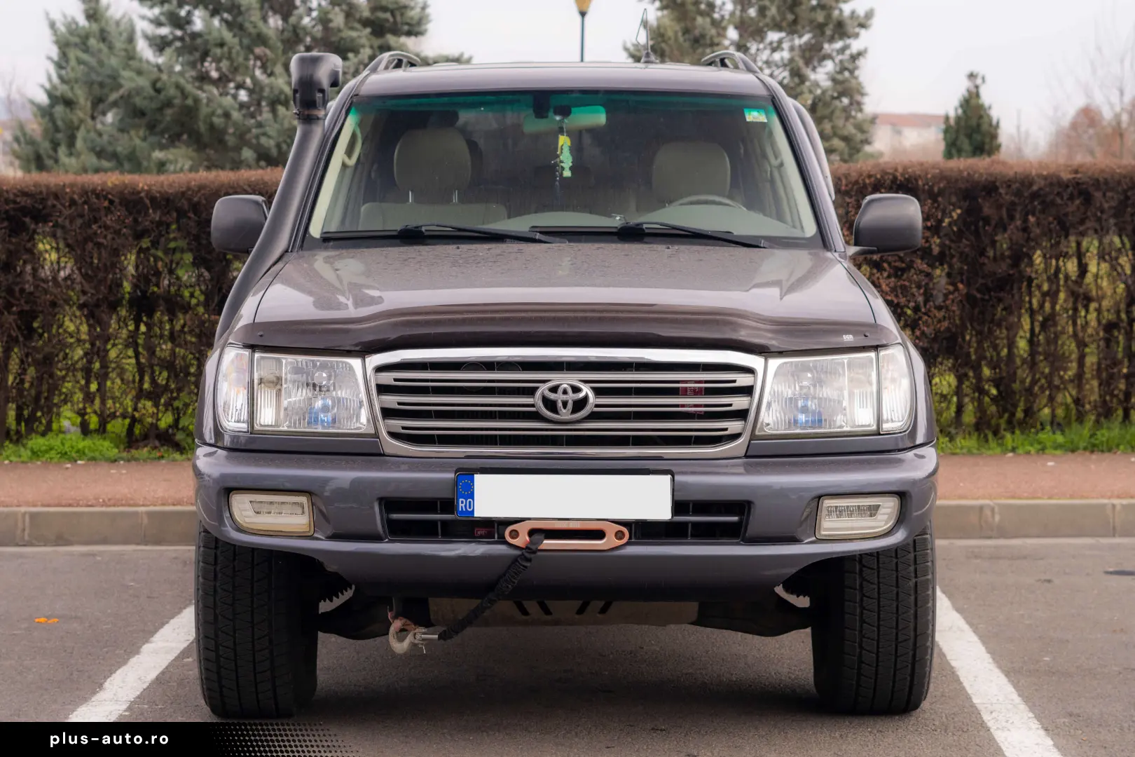Toyota Land Cruiser V8_SaharaEdition