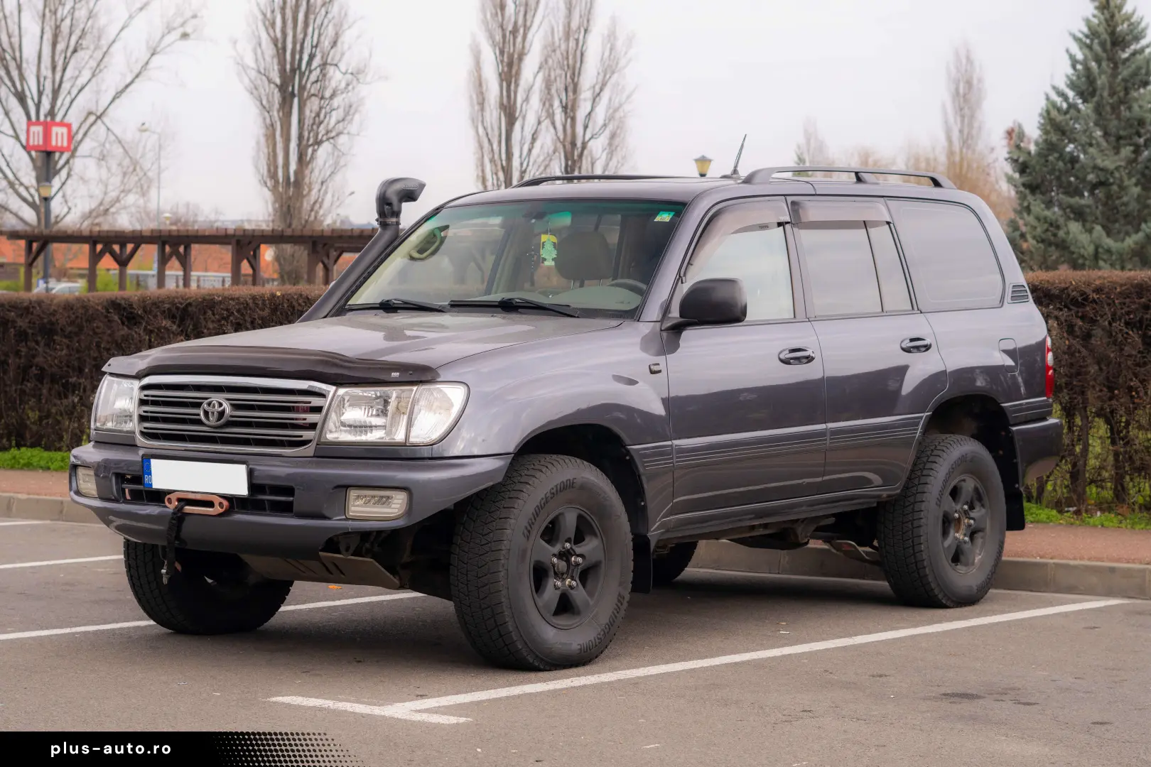 Toyota Land Cruiser V8_SaharaEdition