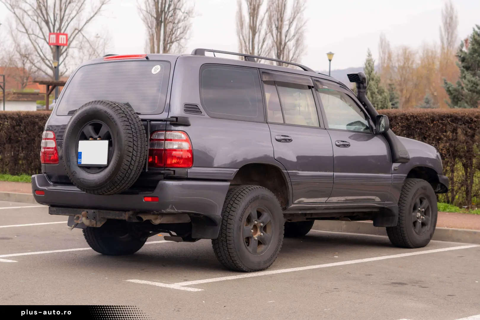 Toyota Land Cruiser V8_SaharaEdition
