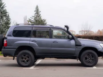 Toyota Land Cruiser V8_SaharaEdition