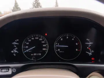 Toyota Land Cruiser V8_SaharaEdition