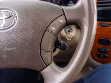 Toyota Land Cruiser V8_SaharaEdition