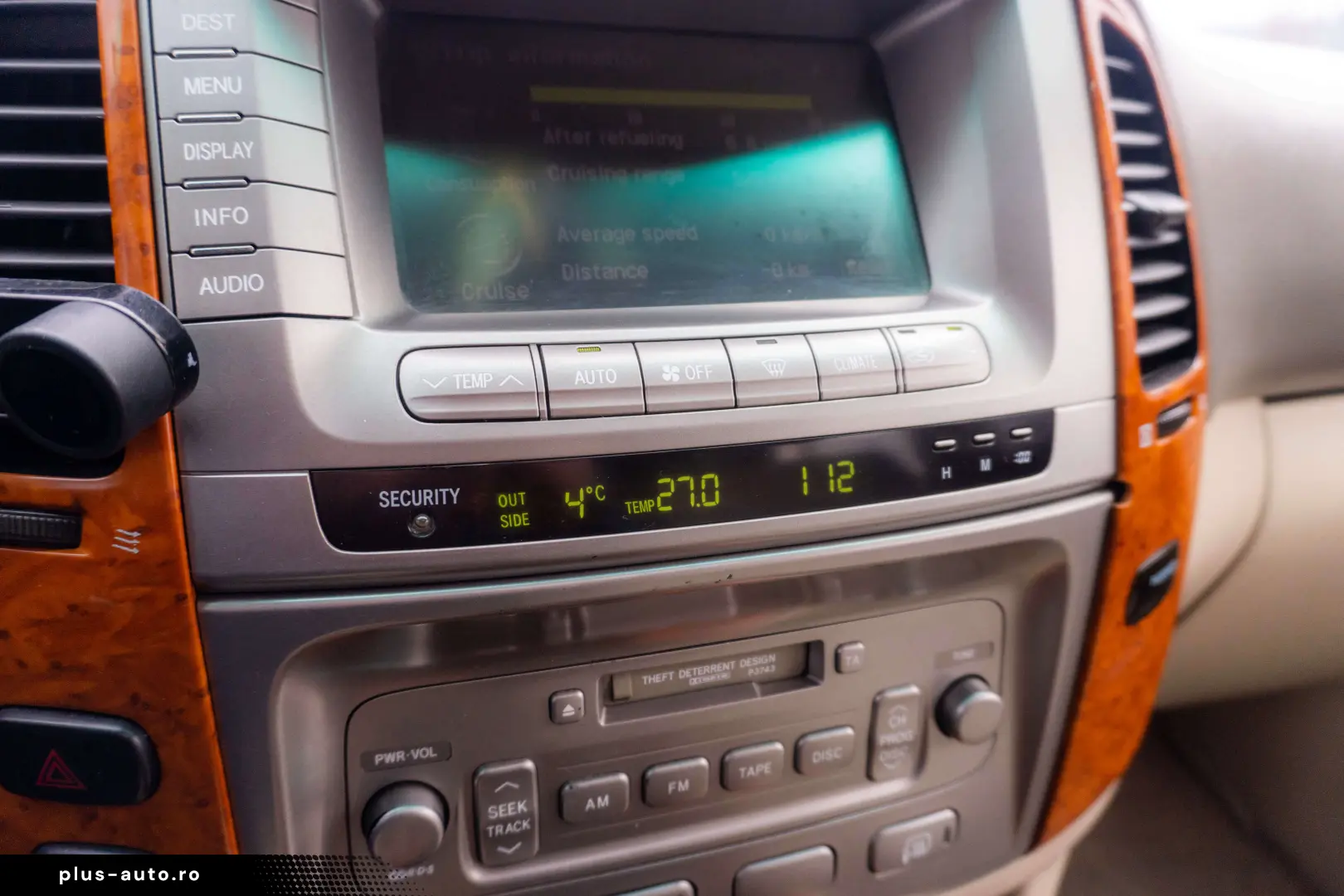 Toyota Land Cruiser V8_SaharaEdition