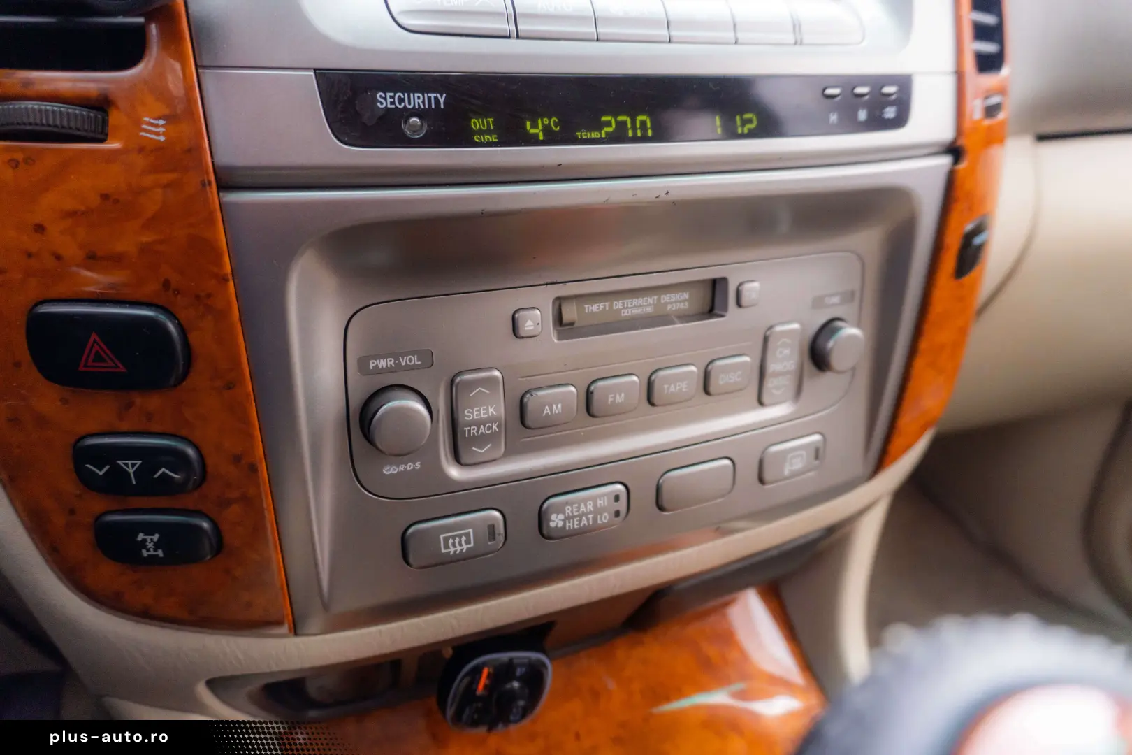 Toyota Land Cruiser V8_SaharaEdition