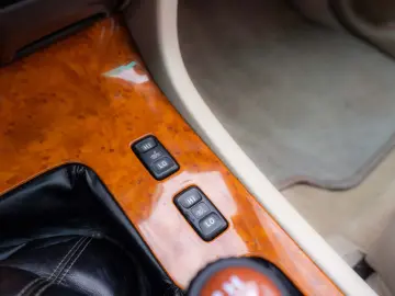 Toyota Land Cruiser V8_SaharaEdition