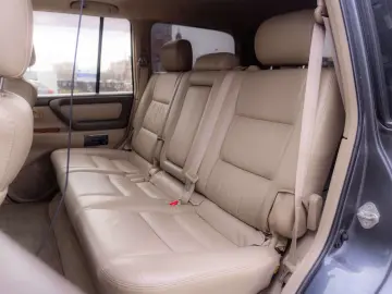 Toyota Land Cruiser V8_SaharaEdition