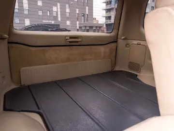 Toyota Land Cruiser V8_SaharaEdition