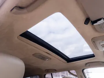 Toyota Land Cruiser V8_SaharaEdition