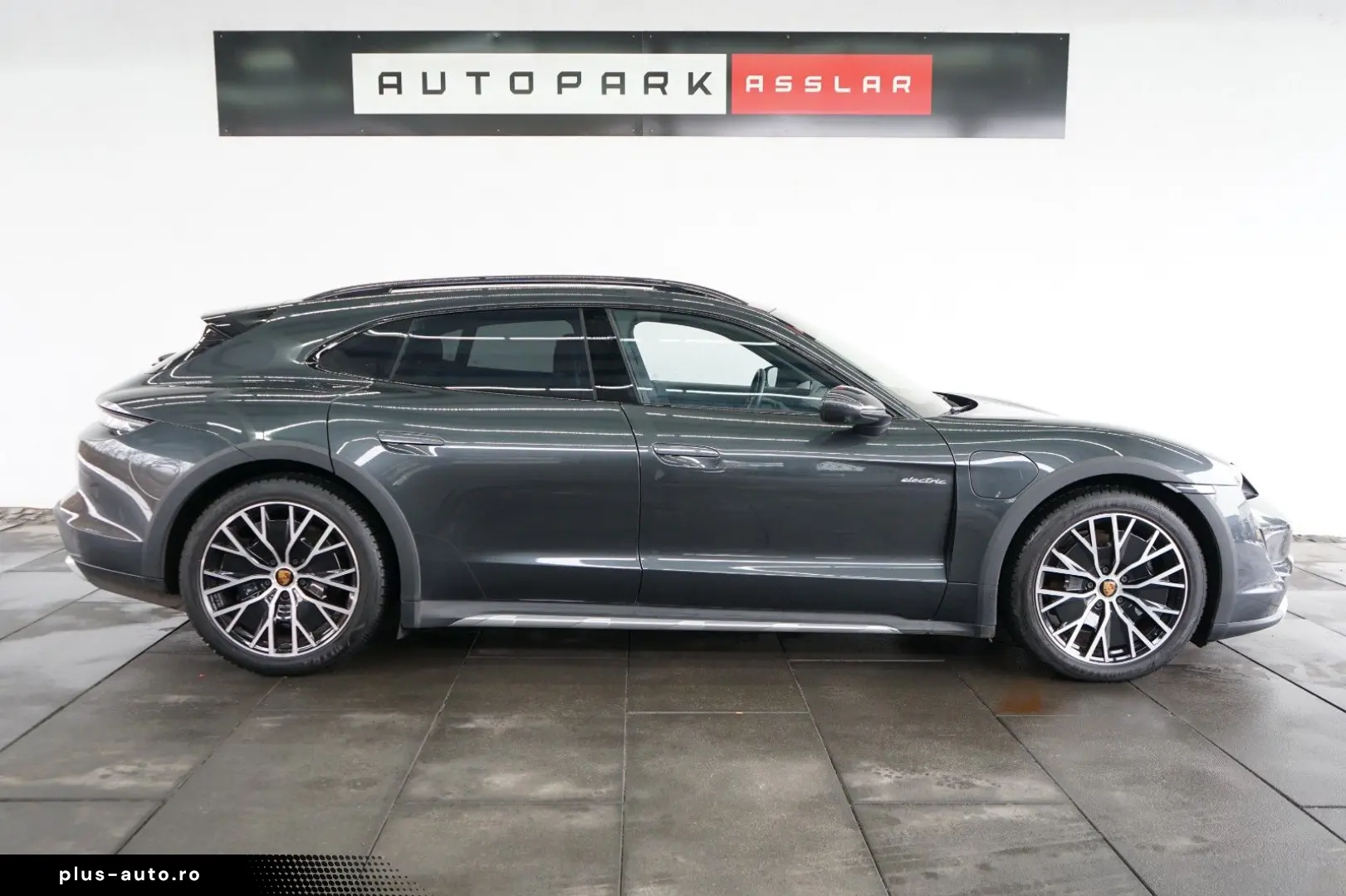 PORSCHE Taycan Cross Turismo 4 P-Display PANO Sitzklima