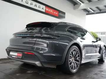 PORSCHE Taycan Cross Turismo 4 P-Display PANO Sitzklima