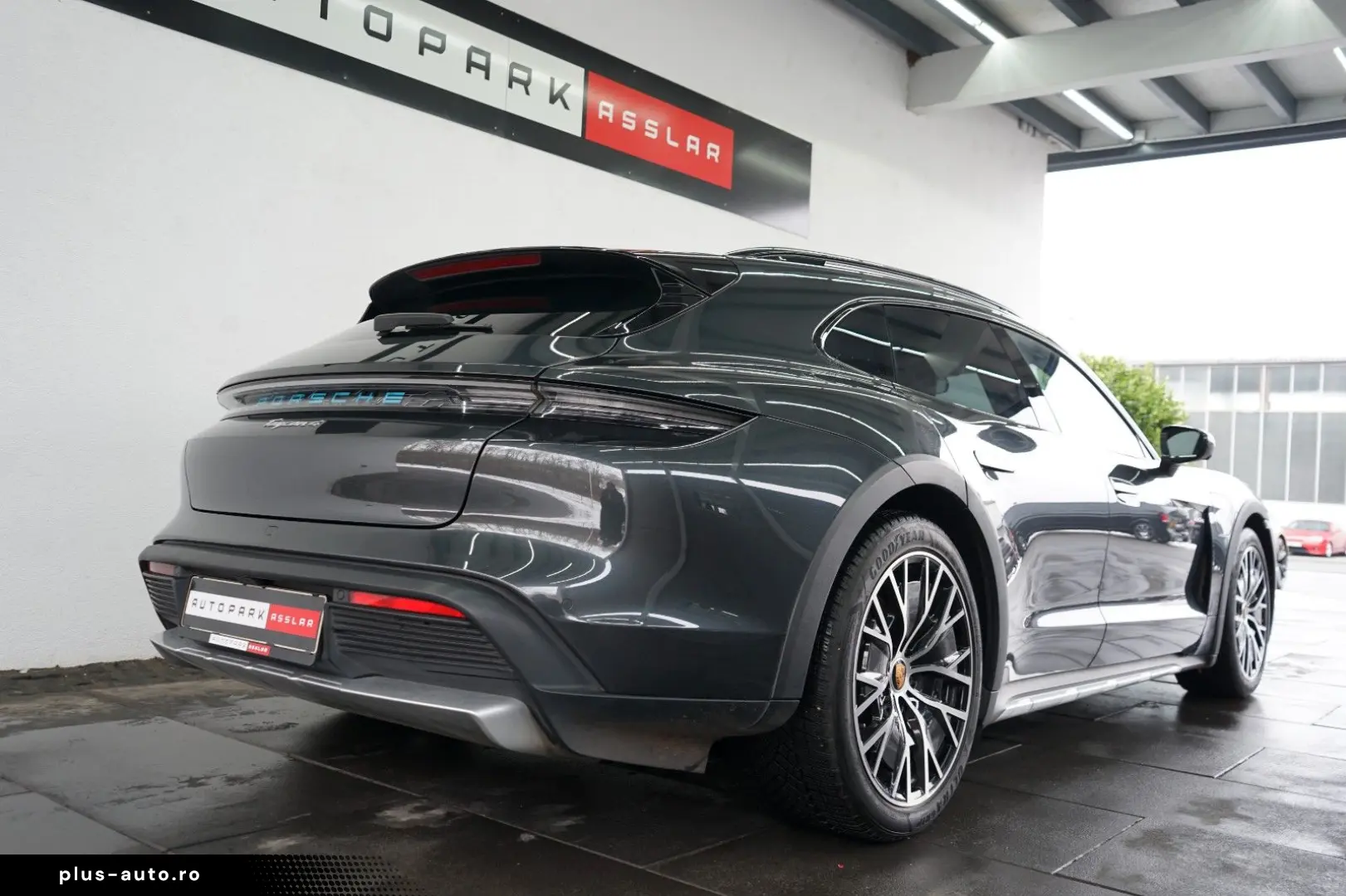 PORSCHE Taycan Cross Turismo 4 P-Display PANO Sitzklima