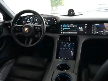 PORSCHE Taycan Cross Turismo 4 P-Display PANO Sitzklima