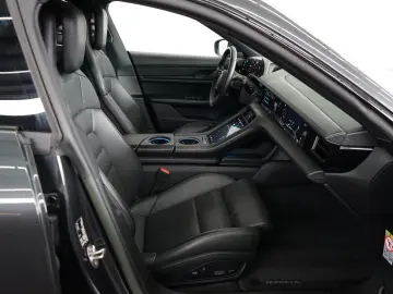 PORSCHE Taycan Cross Turismo 4 P-Display PANO Sitzklima