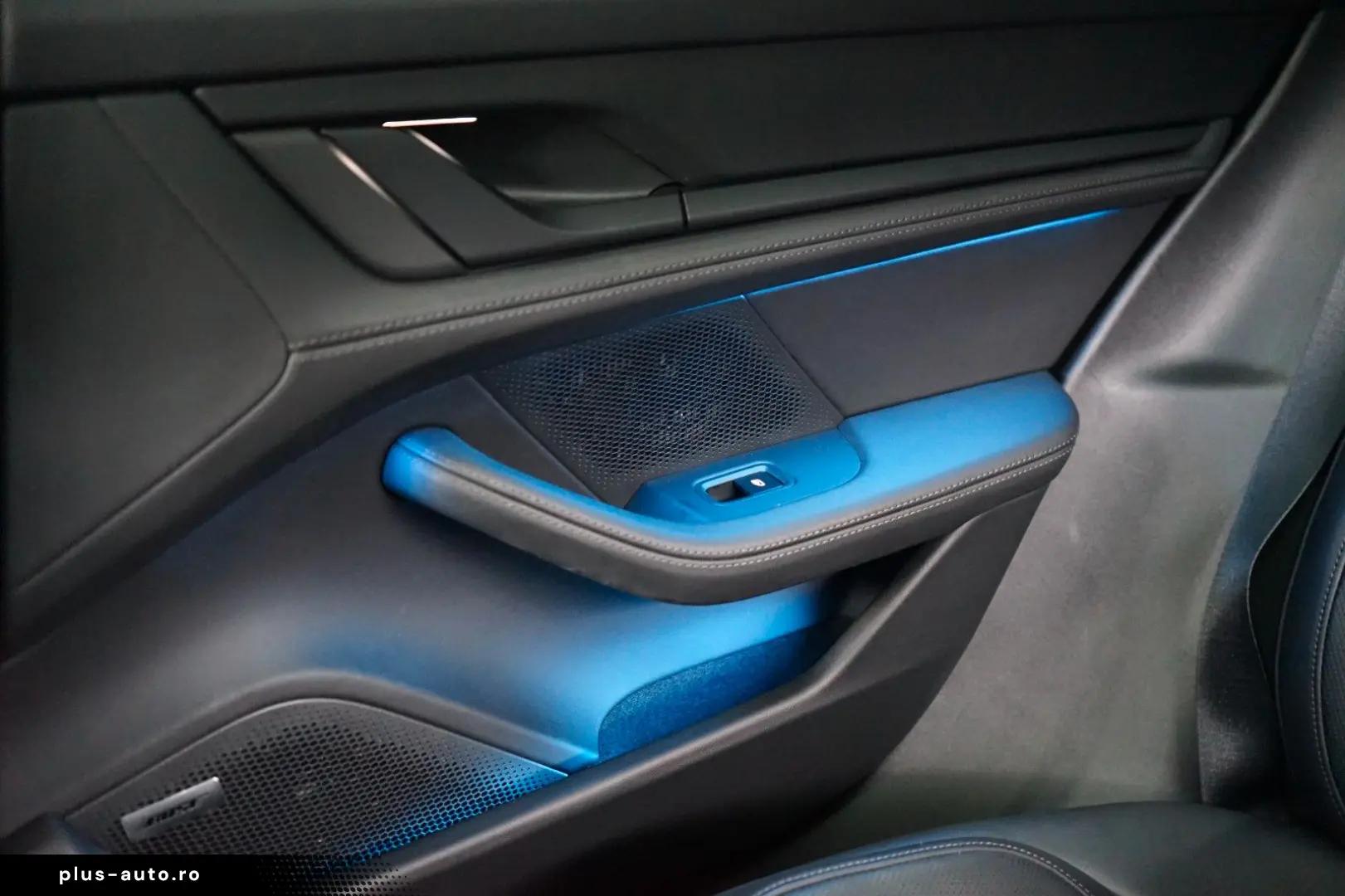 PORSCHE Taycan Cross Turismo 4 P-Display PANO Sitzklima