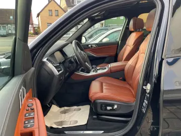 BMW X5 xDrive40d M SPORT PANO LASER PA  HUD MERINO