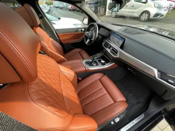 BMW X5 xDrive40d M SPORT PANO LASER PA  HUD MERINO