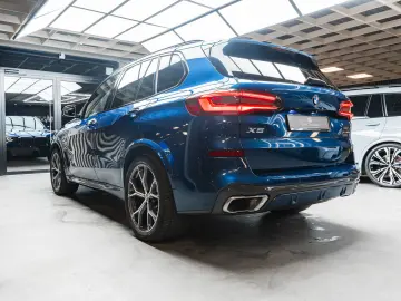 BMW X5 xDrive 45e M Sport H&K Luftfahrwerk Massage