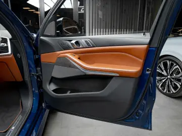 BMW X5 xDrive 45e M Sport H&K Luftfahrwerk Massage