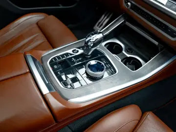 BMW X5 xDrive 45e M Sport H&K Luftfahrwerk Massage