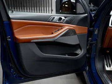 BMW X5 xDrive 45e M Sport H&K Luftfahrwerk Massage