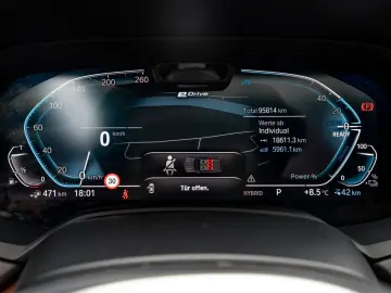 BMW X5 xDrive 45e M Sport H&K Luftfahrwerk Massage