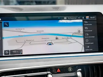 BMW X5 xDrive 45e M Sport H&K Luftfahrwerk Massage