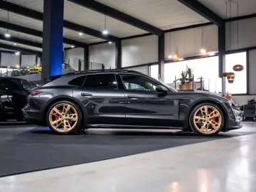 PORSCHE Taycan 4S Cross Turismo - Passenger Display - Sp